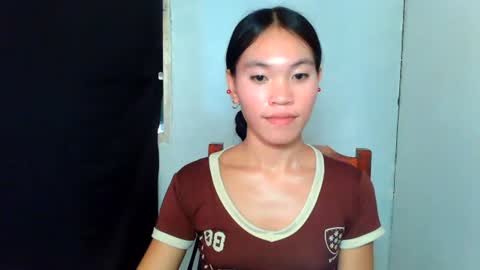 Snapshot of baninay810654 chatting on June 14, 2:24 am baninay810654 online show from June 14, 2:24 am