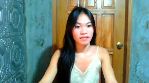 Snapshot of baninay810654 chatting on June 27, 10:59 pm baninay810654 online show from June 27, 10:59 pm