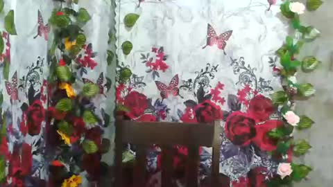 Snapshot of baninay810654 chatting on July 17, 10:47 pm baninay810654 online show from July 17, 10:47 pm