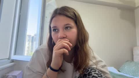 Snapshot of baosznejkowski chatting on May 11, 1:17 pm Sumi online show from May 11, 1:17 pm