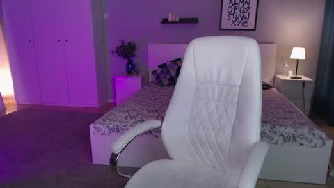 Snapshot of barbara_brylska chatting on October 17, 2:30 pm Barb online show from October 17, 2:30 pm