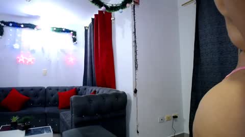 Snapshot of barbaraferrer69 chatting on December 15, 2:19 am BARBARA FERRER online show from December 15, 2:19 am