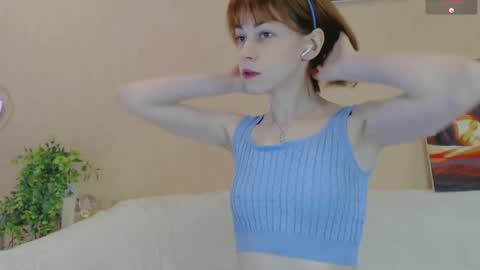 Snapshot of barbarian_girl chatting on May 6, 10:31 am Amina online show from May 6, 10:31 am