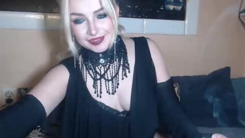 Snapshot of barbarissssska chatting on May 8, 11:54 pm Victoria online show from May 8, 11:54 pm
