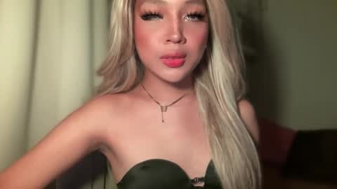 Snapshot of barbie_ford_ chatting on December 31, 8:26 am barbie_ford_ online show from December 31, 8:26 am