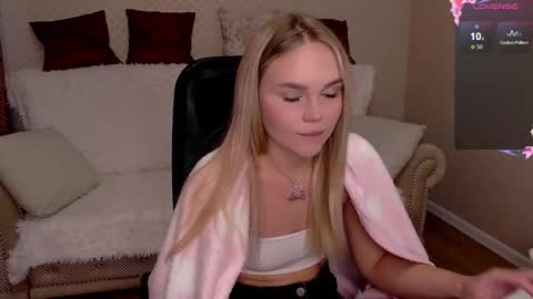 Snapshot of barbie_lillie chatting on September 23, 5:21 am Lilli 3 online show from September 23, 5:21 am