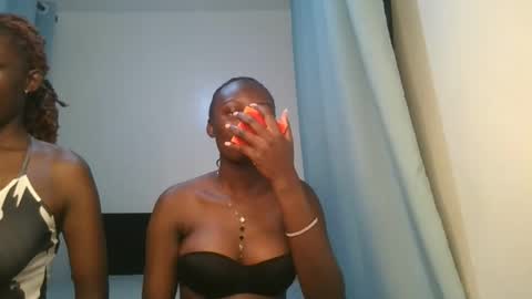 queen online show from February 16, 8:05 pm