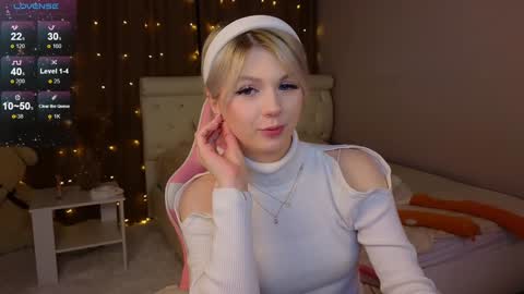 Snapshot of barbiee_b chatting on December 5, 8:11 pm Stacy online show from December 5, 8:11 pm