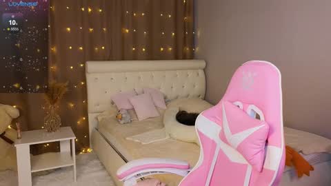 Snapshot of barbiee_b chatting on December 10, 4:45 am Stacy online show from December 10, 4:45 am