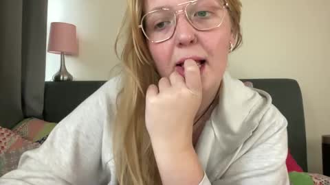 barbiegirl966 online show from February 4, 10:21 am