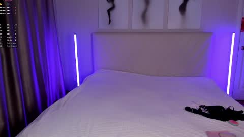  Emma online show from March 29, 8:42 pm