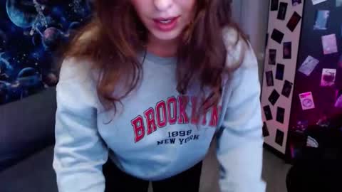 Snapshot of barbiepie chatting on October 15, 5:40 am barbiepie online show from October 15, 5:40 am