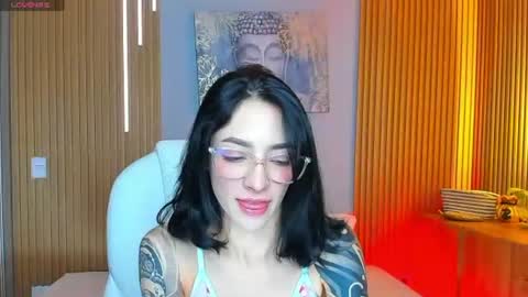 Snapshot of barbiie_scoth chatting on June 20, 7:49 pm Barbie Scot online show from June 20, 7:49 pm