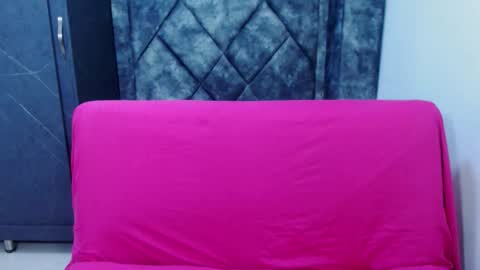 Snapshot of barby_jones25 chatting on December 18, 11:16 am Barby online show from December 18, 11:16 am