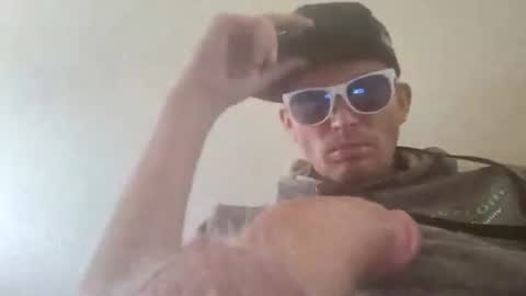 Snapshot of barniemay1 chatting on March 8, 12:33 am barniemay1 online show from March 8, 12:33 am