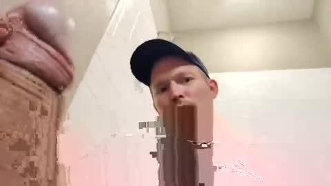 Snapshot of barniemay1 chatting on September 28, 2:28 am barniemay1 online show from September 28, 2:28 am