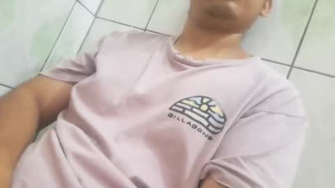 Snapshot of basic2001 chatting on November 1, 12:45 am Marcos online show from November 1, 12:45 am