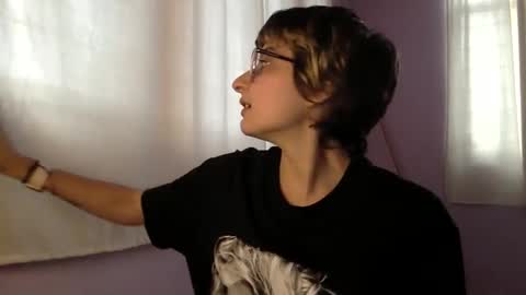 Snapshot of basilbbb chatting on March 17, 12:04 am basil online show from March 17, 12:04 am