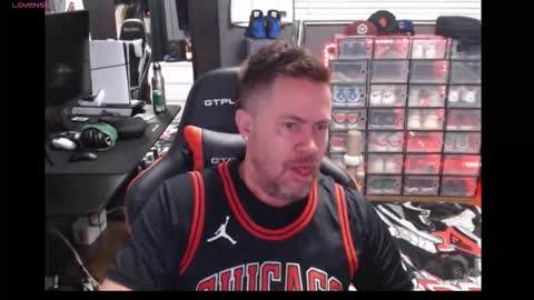 Snapshot of basketballjerseygang chatting on November 17, 1:33 am Jordan online show from November 17, 1:33 am