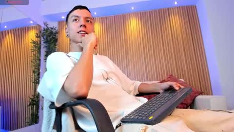 Snapshot of basthiianxxx chatting on December 3, 8:29 pm Basthiian online show from December 3, 8:29 pm