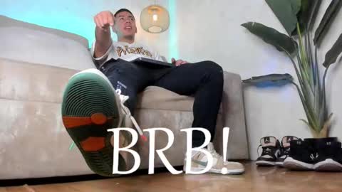 Bastian Independent Model online show from March 22, 12:08 pm