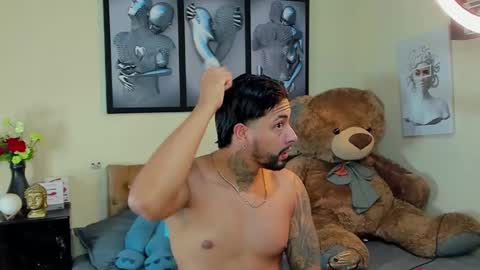 bastian_jones1 online show from February 16, 10:21 pm