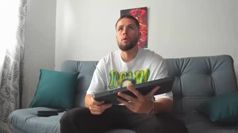 bastianwatson10 online show from March 7, 6:54 pm