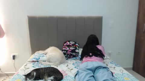 Snapshot of bat_777 chatting on October 28, 12:58 am Aron online show from October 28, 12:58 am