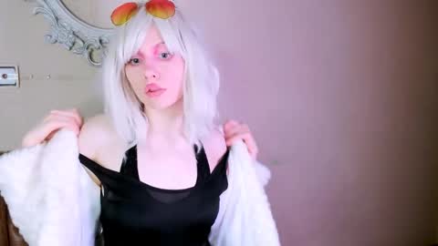 Ask me  online show from April 24, 10:56 pm