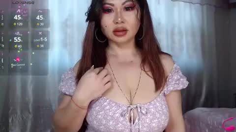 Snapshot of batari_giya chatting on October 9, 5:16 am Lara online show from October 9, 5:16 am