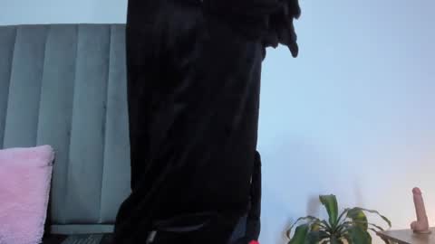    online show from January 18, 2:33 pm