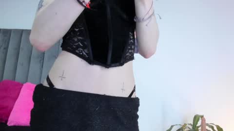    online show from January 22, 1:00 pm