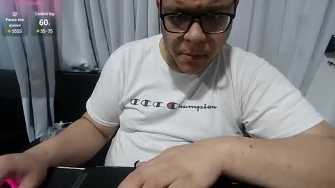 Snapshot of batman2430 chatting on February 19, 8:01 am brian online show from February 19, 8:01 am