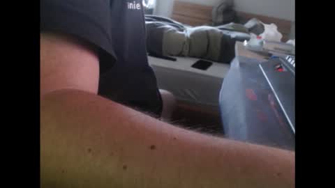 Snapshot of bavarianboy89 chatting on October 5, 7:50 am Daniel online show from October 5, 7:50 am