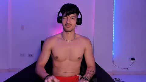 Valentino online show from December 4, 9:13 pm