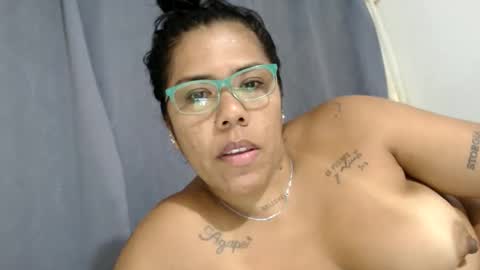Snapshot of bbc_mixedgirl chatting on May 6, 3:57 am bbc_mixedgirl online show from May 6, 3:57 am
