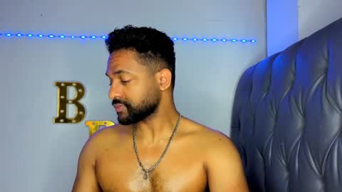 john online show from April 25, 3:09 am