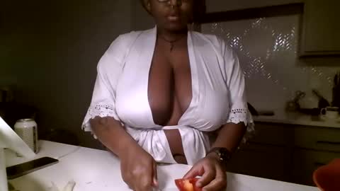 Snapshot of bbgirlcocoa chatting on May 16, 6:07 pm bbgirlcocoa online show from May 16, 6:07 pm