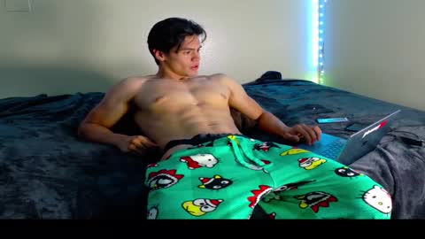 unknown online show from December 5, 5:38 am