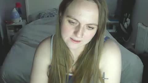Snapshot of bbwbecca03 chatting on February 17, 10:03 pm bbwbecca03 online show from February 17, 10:03 pm