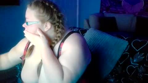 Snapshot of bbwgamergirl93 chatting on October 8, 12:14 pm bbwgamergirl93 online show from October 8, 12:14 pm