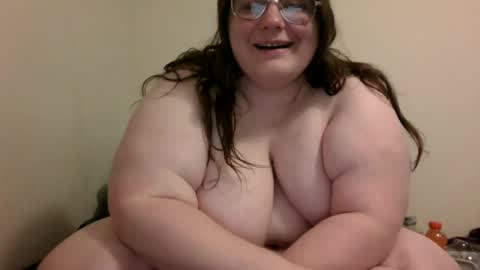 Snapshot of bbwlittlebear chatting on July 3, 12:17 am bbwlittlebear online show from July 3, 12:17 am