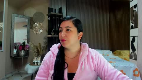 Snapshot of bbwluxurymuse chatting on May 6, 11:26 am bbwluxurymuse online show from May 6, 11:26 am