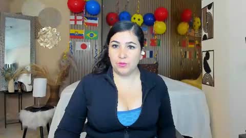 Snapshot of bbwluxurymuse chatting on June 15, 12:07 pm bbwluxurymuse online show from June 15, 12:07 pm