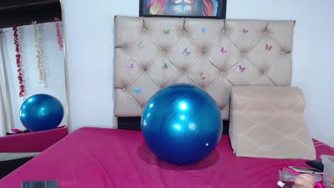 Snapshot of bbwsalome chatting on December 3, 11:46 pm Salome online show from December 3, 11:46 pm
