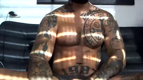 Snapshot of bby044 chatting on December 7, 9:33 pm bby044 online show from December 7, 9:33 pm