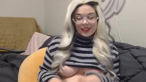 Snapshot of bbycheshire chatting on November 8, 4:45 am bbycheshire online show from November 8, 4:45 am