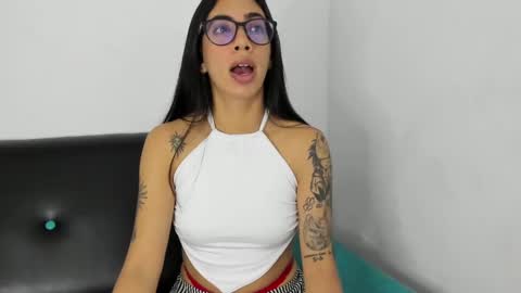 Snapshot of bdanevil chatting on December 10, 2:39 pm daniela villamizar online show from December 10, 2:39 pm