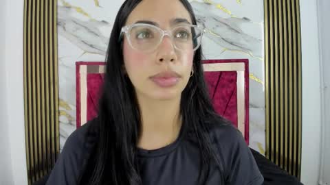 daniela villamizar online show from December 3, 2:37 pm