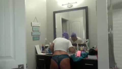 bdon1977 online show from April 7, 10:15 am